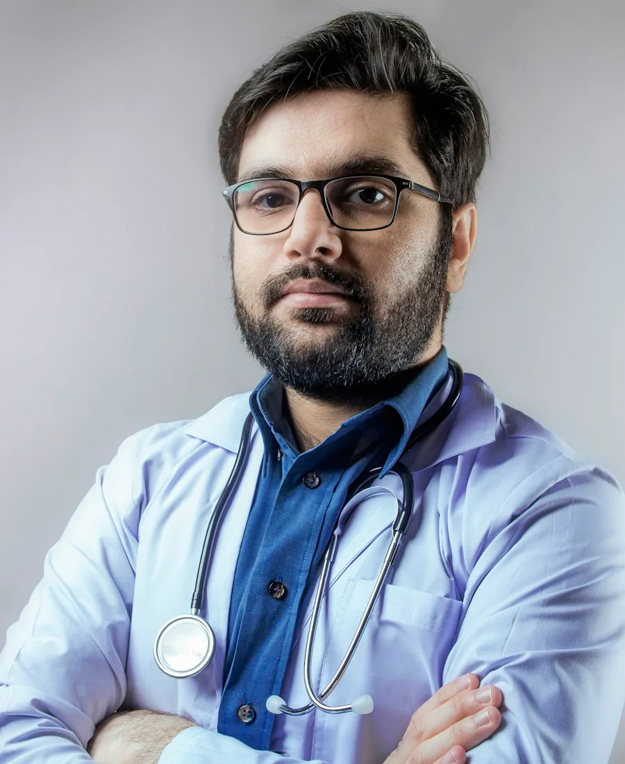 Klinik ekibinden bir hekim